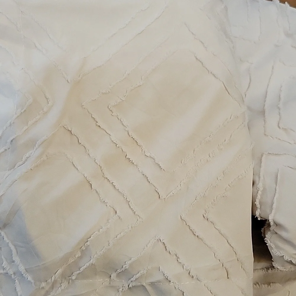 Sleepbella King 3piece comforter set beige Diamond Tufted design soft fluffy New